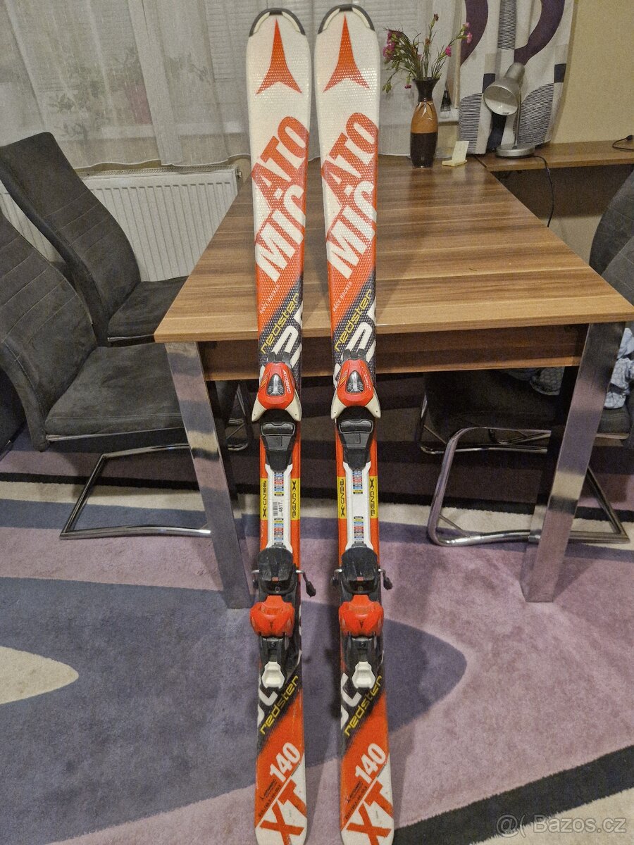 Prodám sjezdové lyže zn. ATOMIC Redster RACE 140 cm - 3