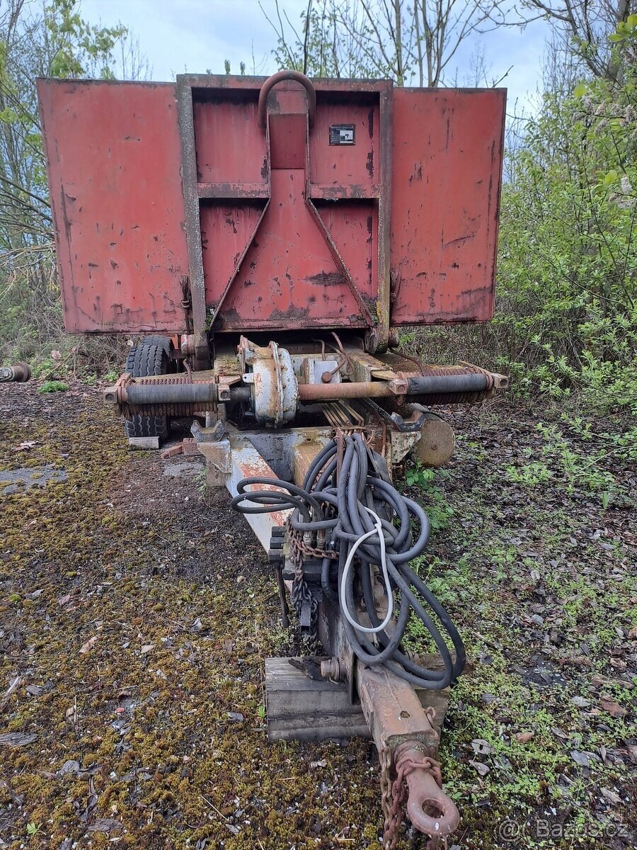 Traktorový kontejnerový návěs - 3