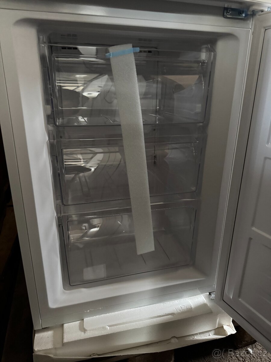 Lednice GABA GHNF - 253 WF. - 3