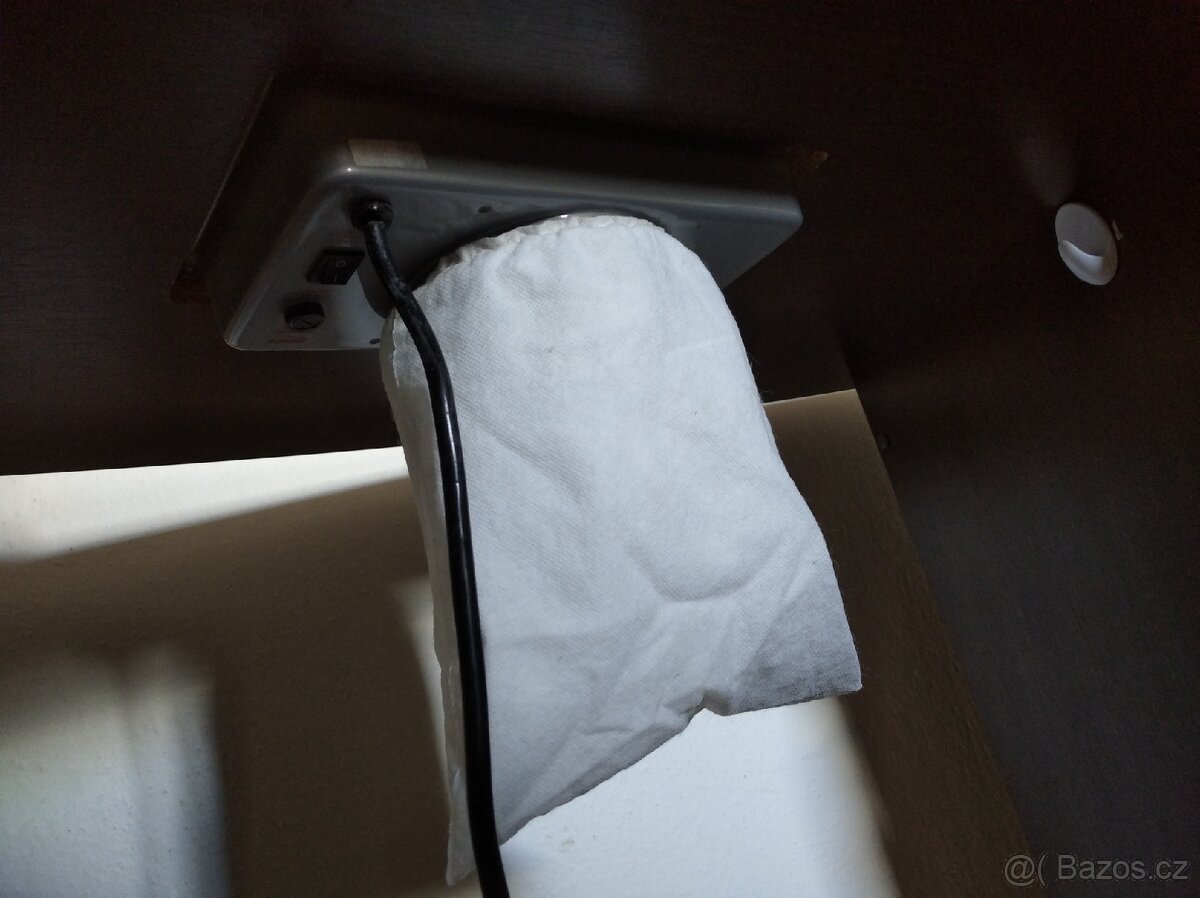 Kosmetický stolek s odsáváním - 3