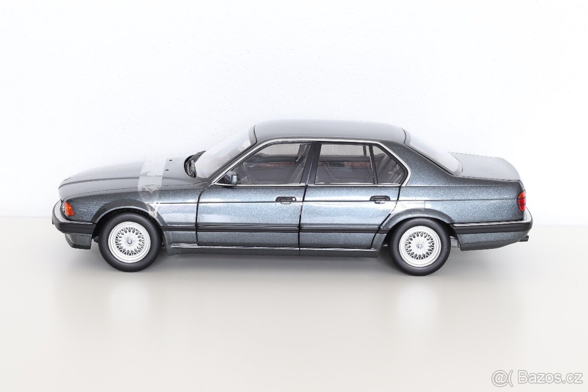 BMW 730i E32 1:18 Minichamps Grey metallic - 3