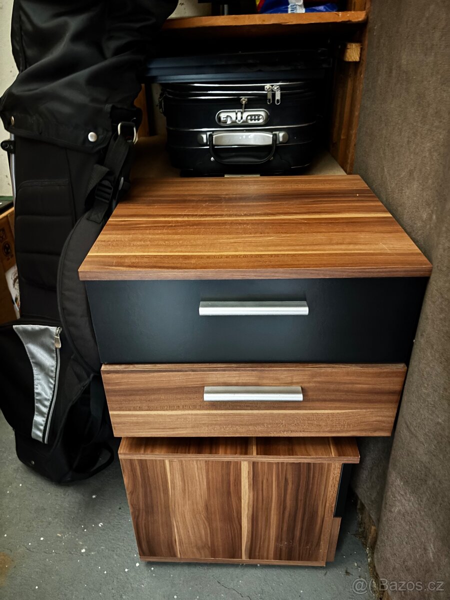 Dřevěná manželská postel - 3