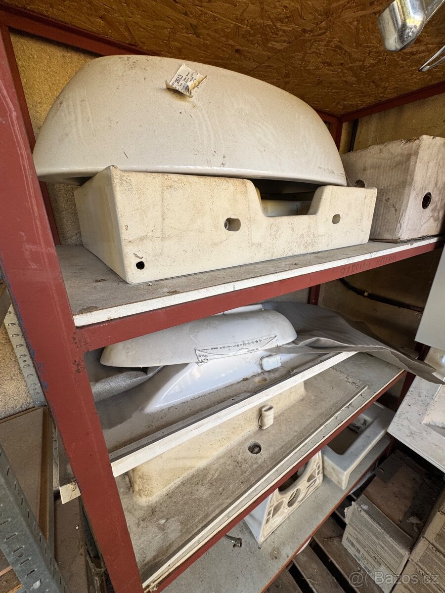 RADIÁTORY A RŮZNÁ SANITA, umyvadla, pisoár, wc, trubky, atd. - 3