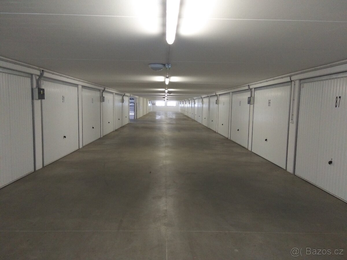 Pronájem garáže 17 m² pro stání motocyklu - 3