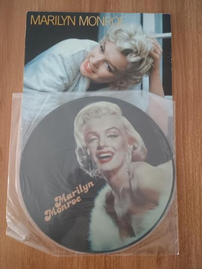 Marilyn Monroe kalendář a LP set - 3