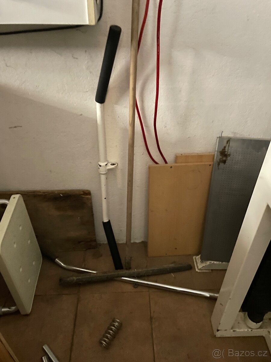 Horní kladka - posilovací stroj - 3