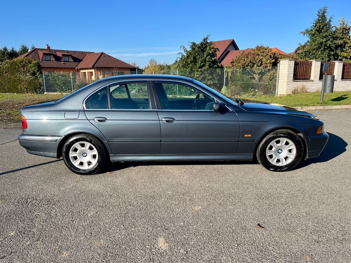 Bmw 5 e39 525d 120kw sedan manuál r.v 2001 najeto 260tkm - 3