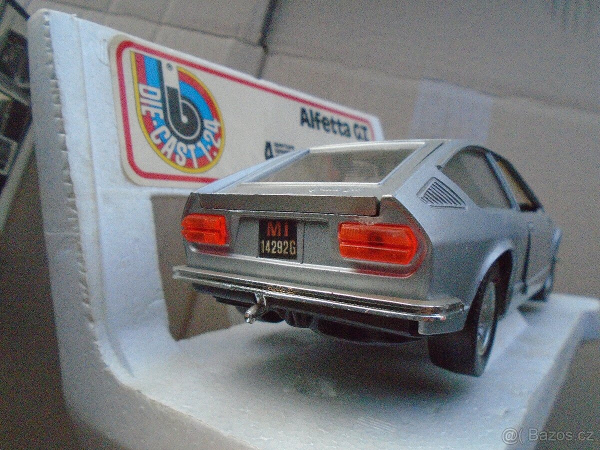 Stará Hračka Burrago Alfa - 3