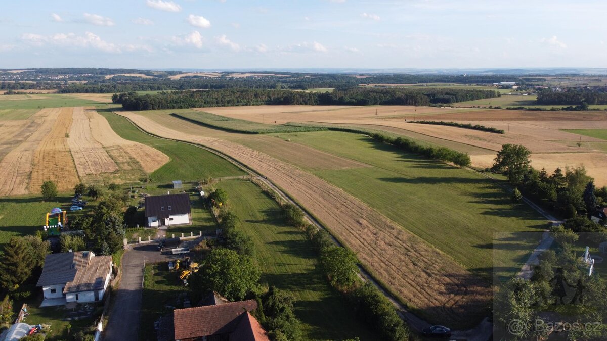 Prodám stavební pozemek v Uhlířské Lhotě o výměře cca 550 m2 - 3