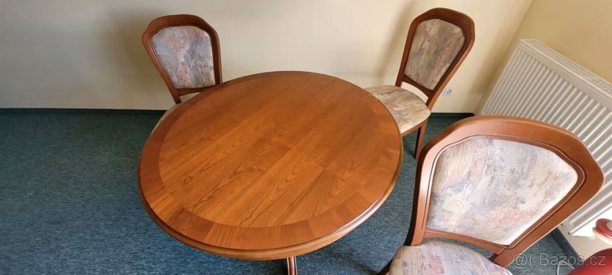 Stůl kulatý jídelní, rozkládací a 3 židle - 3