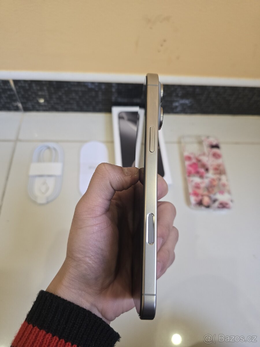 iPhone 16 Pro Max 256GB kompletní balení za dobrou cenu - 3