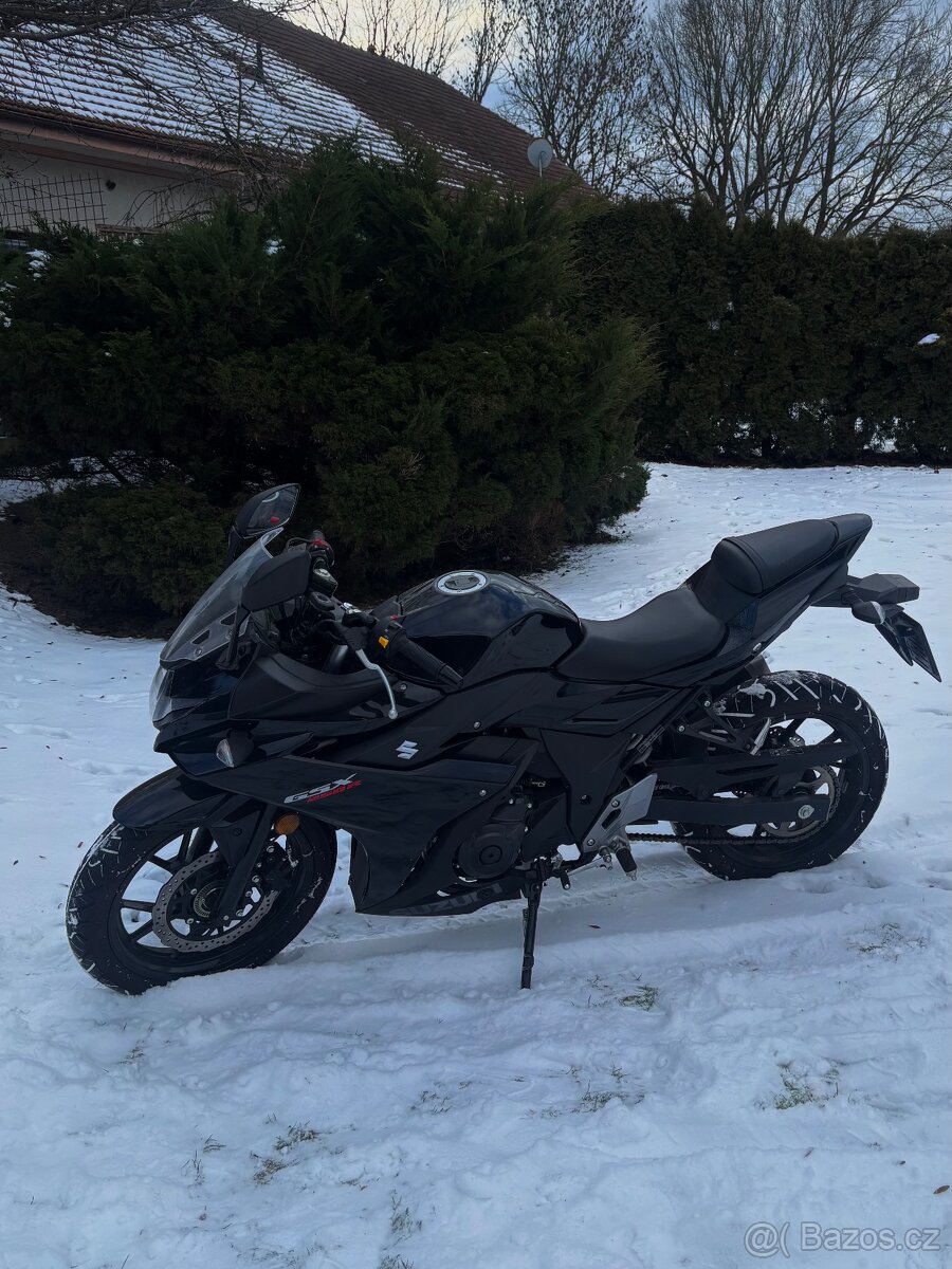 SUZUKI GSX 250r - 3