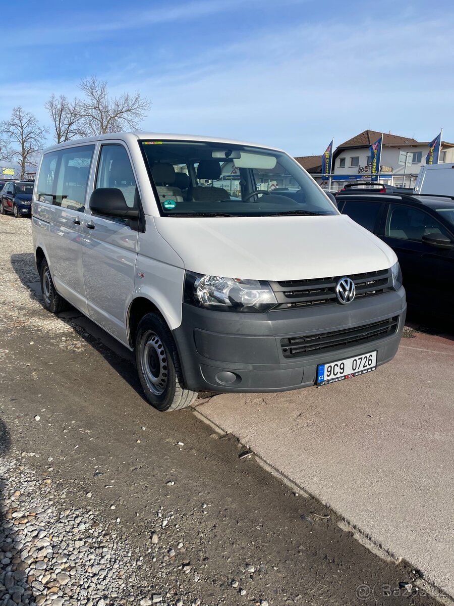 Volkswagen T5 facelift Bus - 3