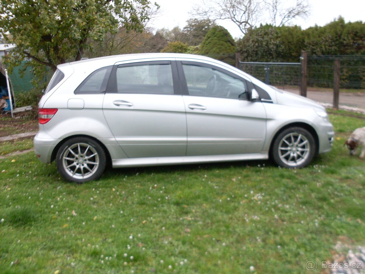 MERCEDES B 2OO - 3