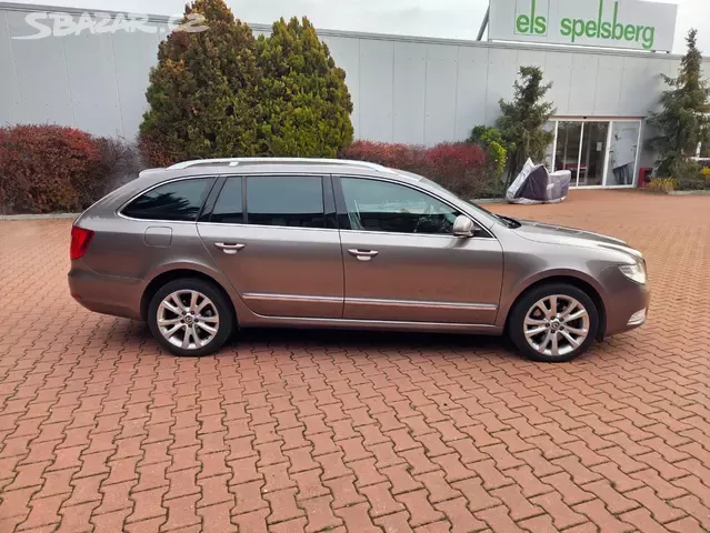 Superb 2.0 TDI 125kW Elegance DSG,tažné,xenon,navi - 3
