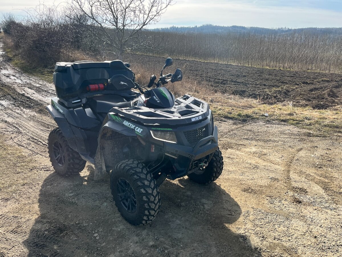 čtyřkolka Arctic cat
