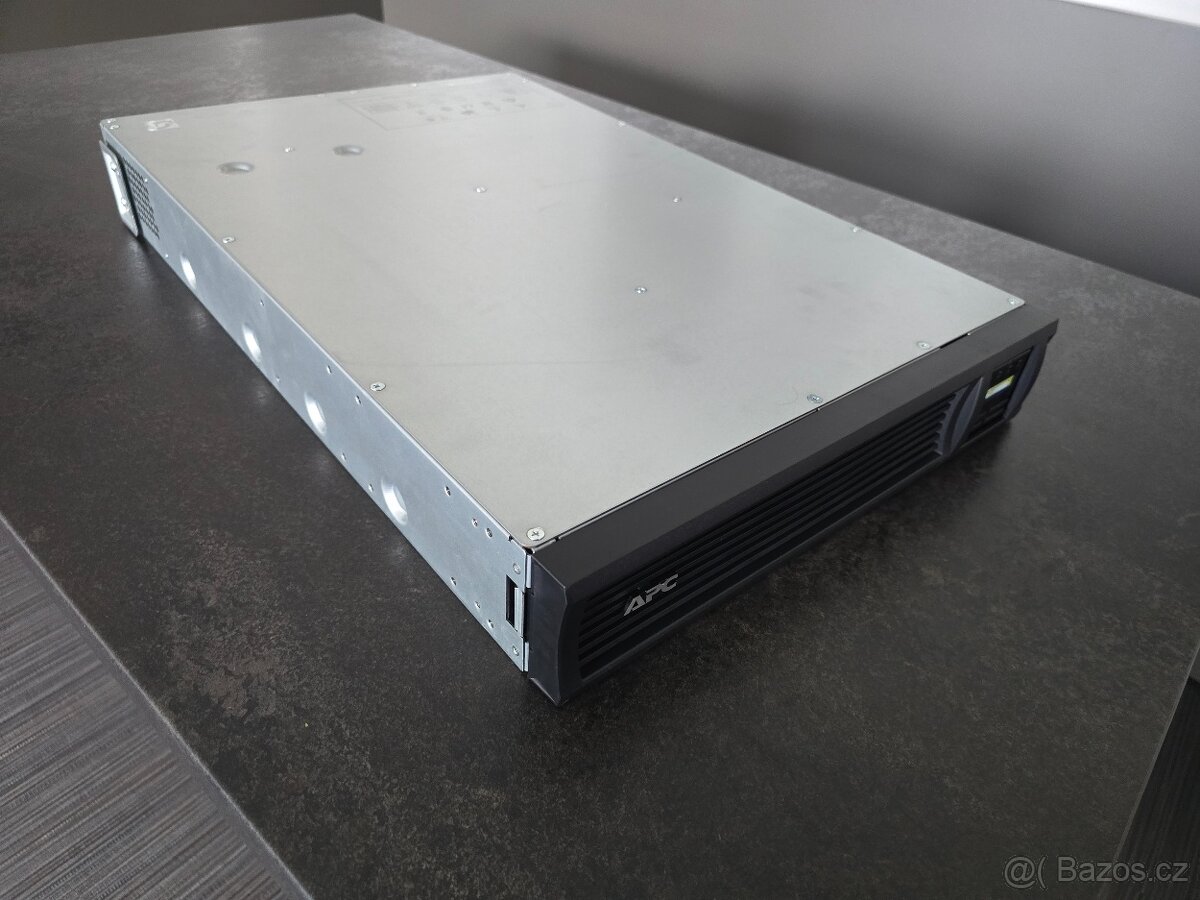 APC Smart-UPS 2200VA - 3