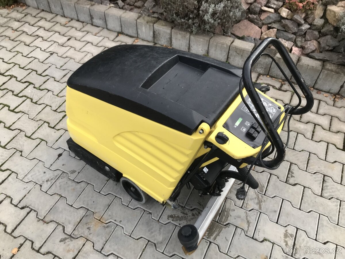 Podlahový mycí stroj Karcher BR 530 - 3