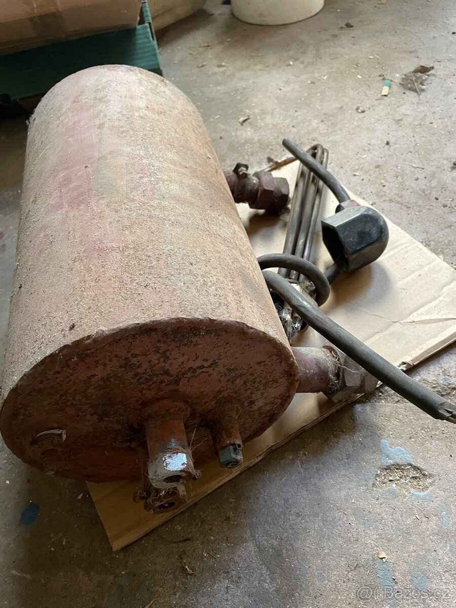 nádobu elektrokotle, poctivá svářečská výroba, na 4 tělesa - 3