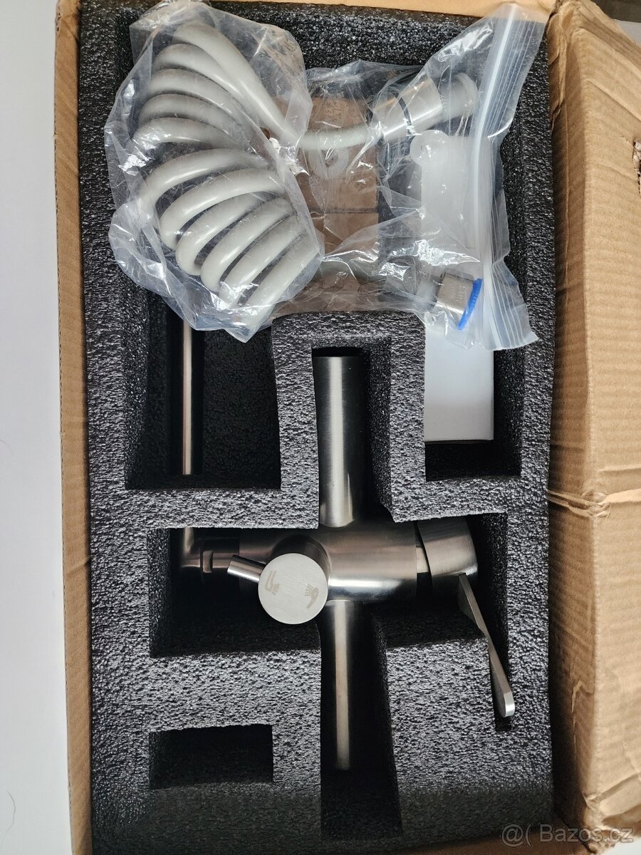 Nástěnná kuchyňská baterie SUS304 se sprškou - 3