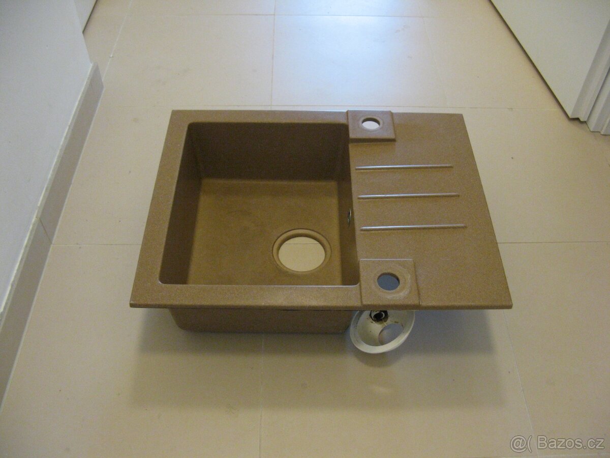 KUCHYŇSKÝ DŘEZ - 3