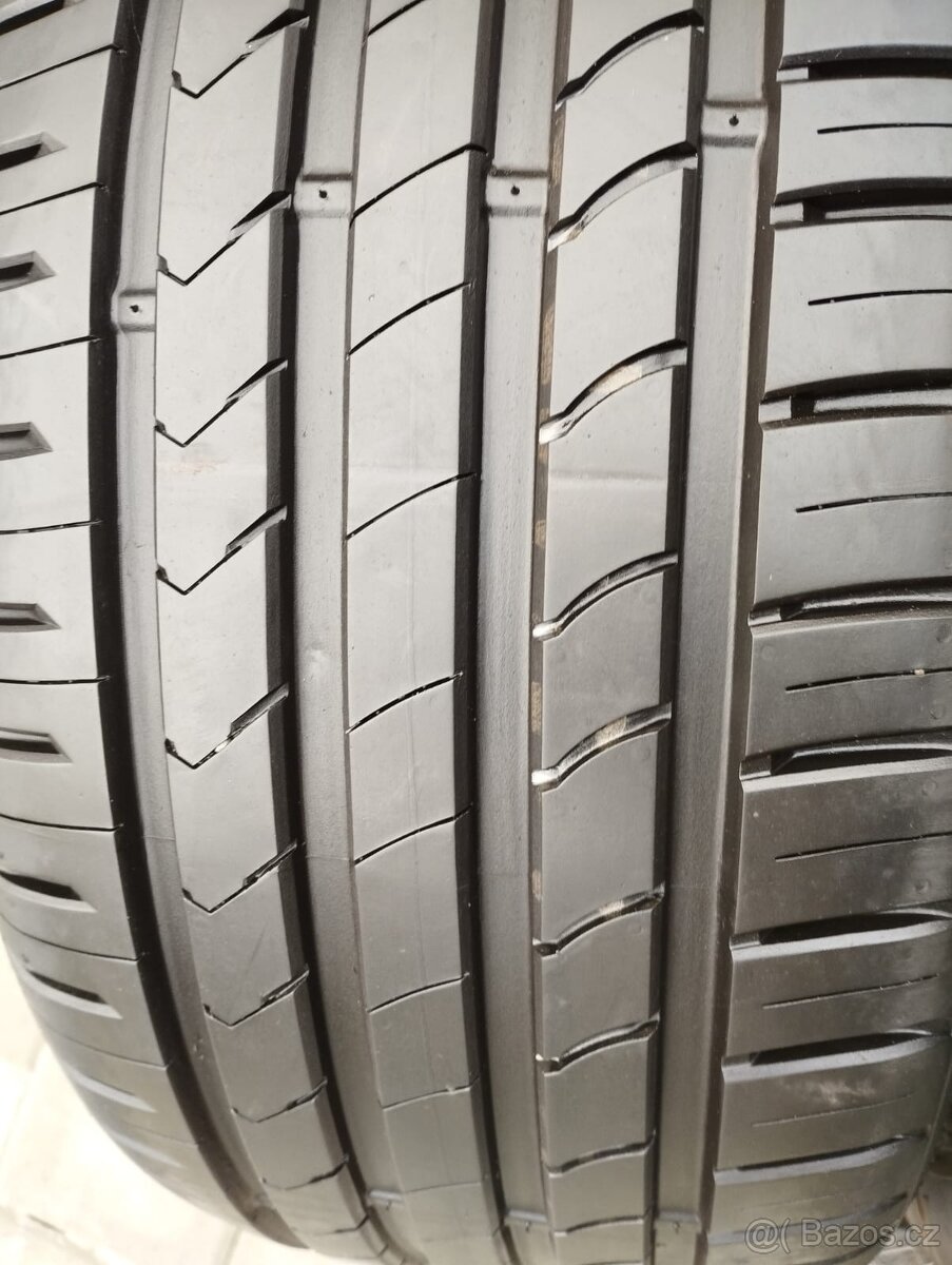 Kumho Solus HS51 245/45 ZR17 95W - 3