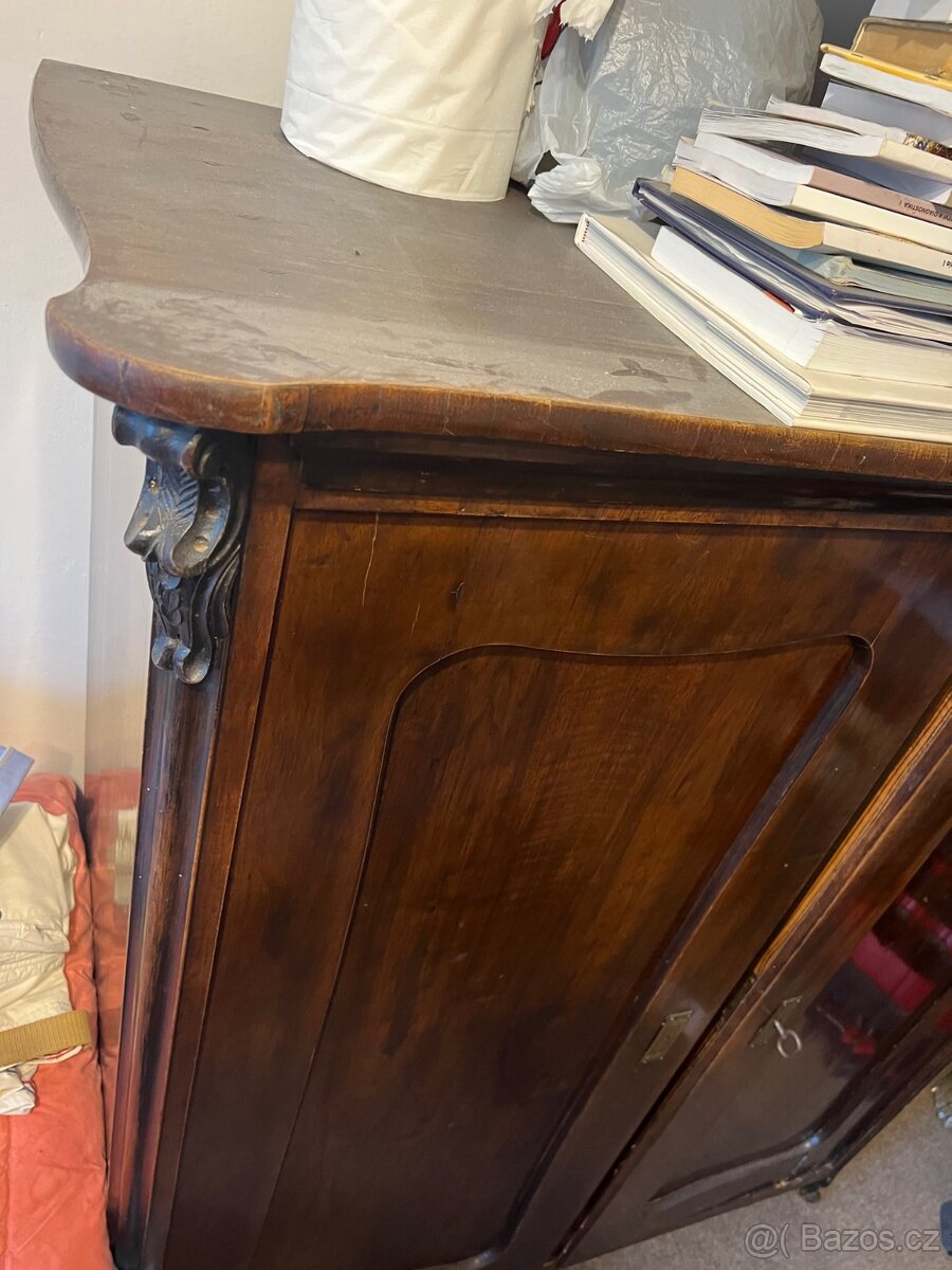 Starožitná skříň - 3