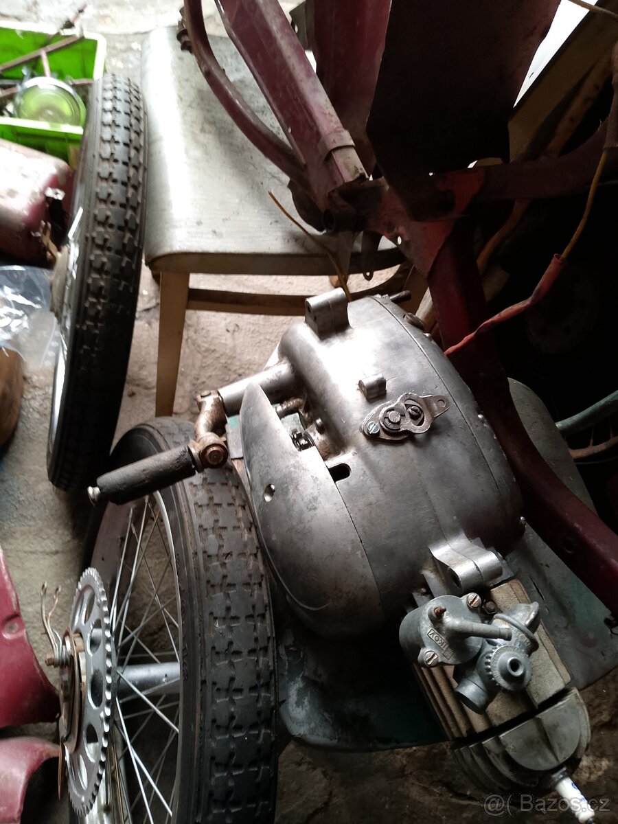 Jawa pionýr 550 - 3