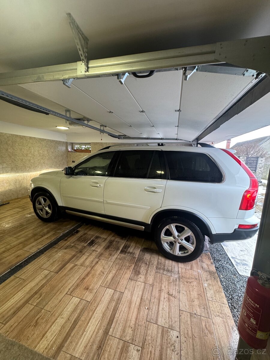 Volvo xc90 r design - 3