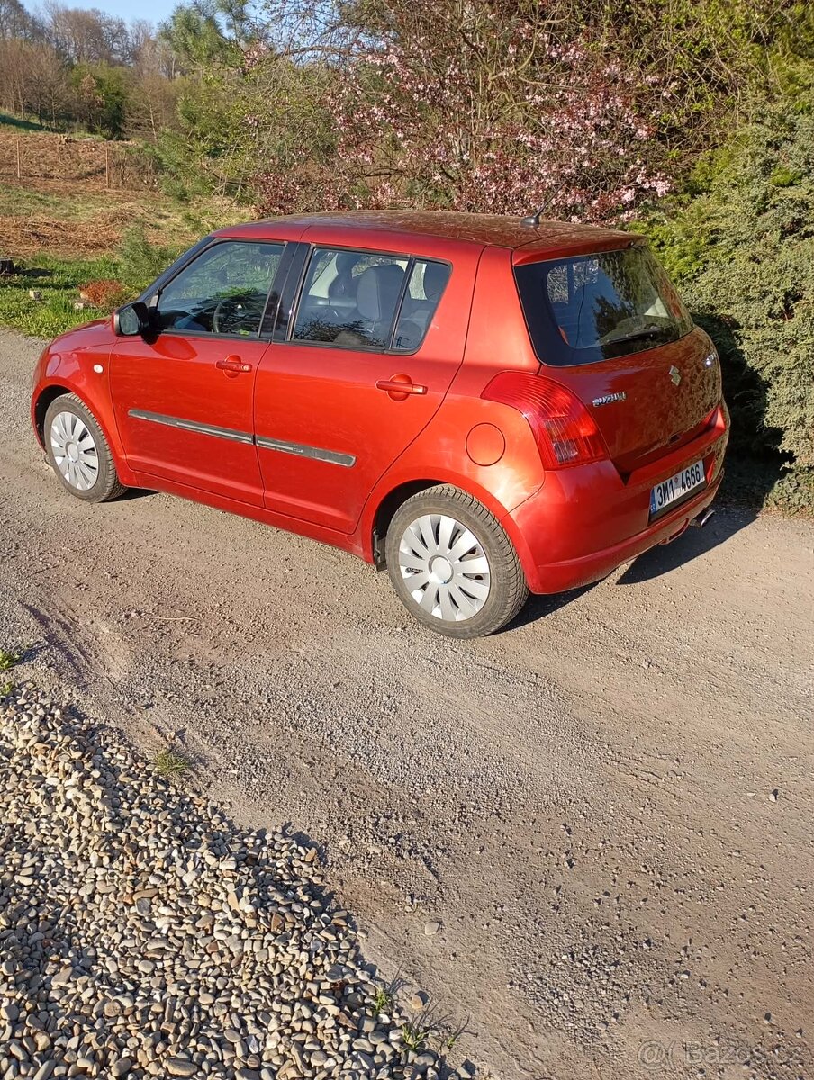 Suzuki Swift - 3