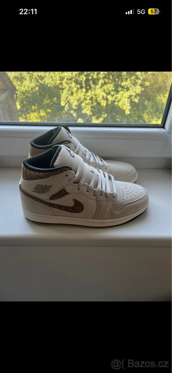 Boty Air Jordan 1Mid SE - 3