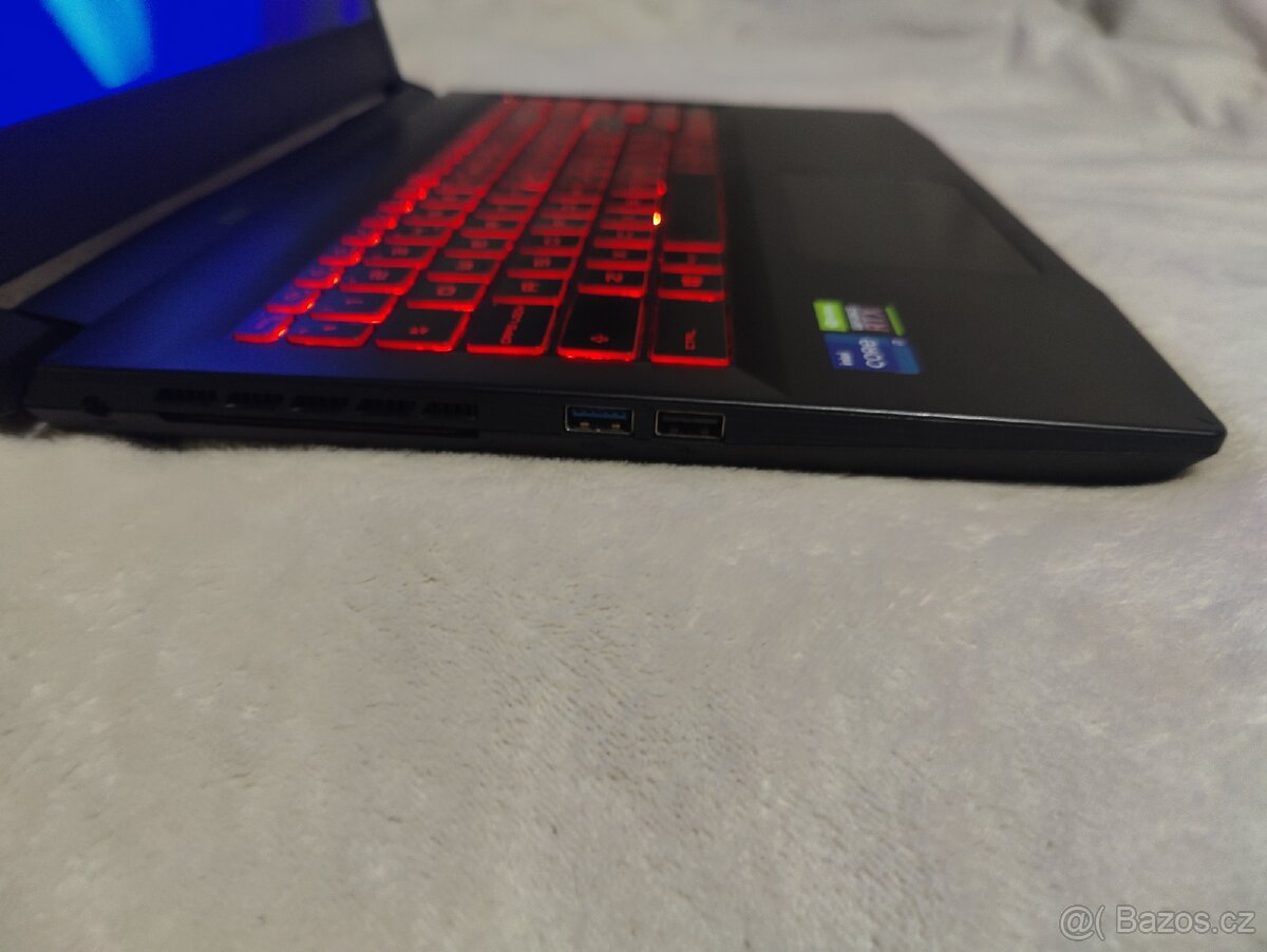 Herní notebook Msi z RTX 3070 a i7 - 3