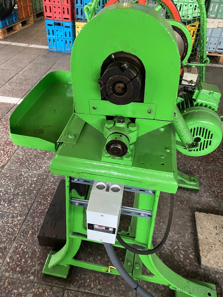 FUNKČNÍ EXCENTRICKÝ LIS - 2,8 kW, NOŽNÍ , PRŮMYSLOVÝ - 3