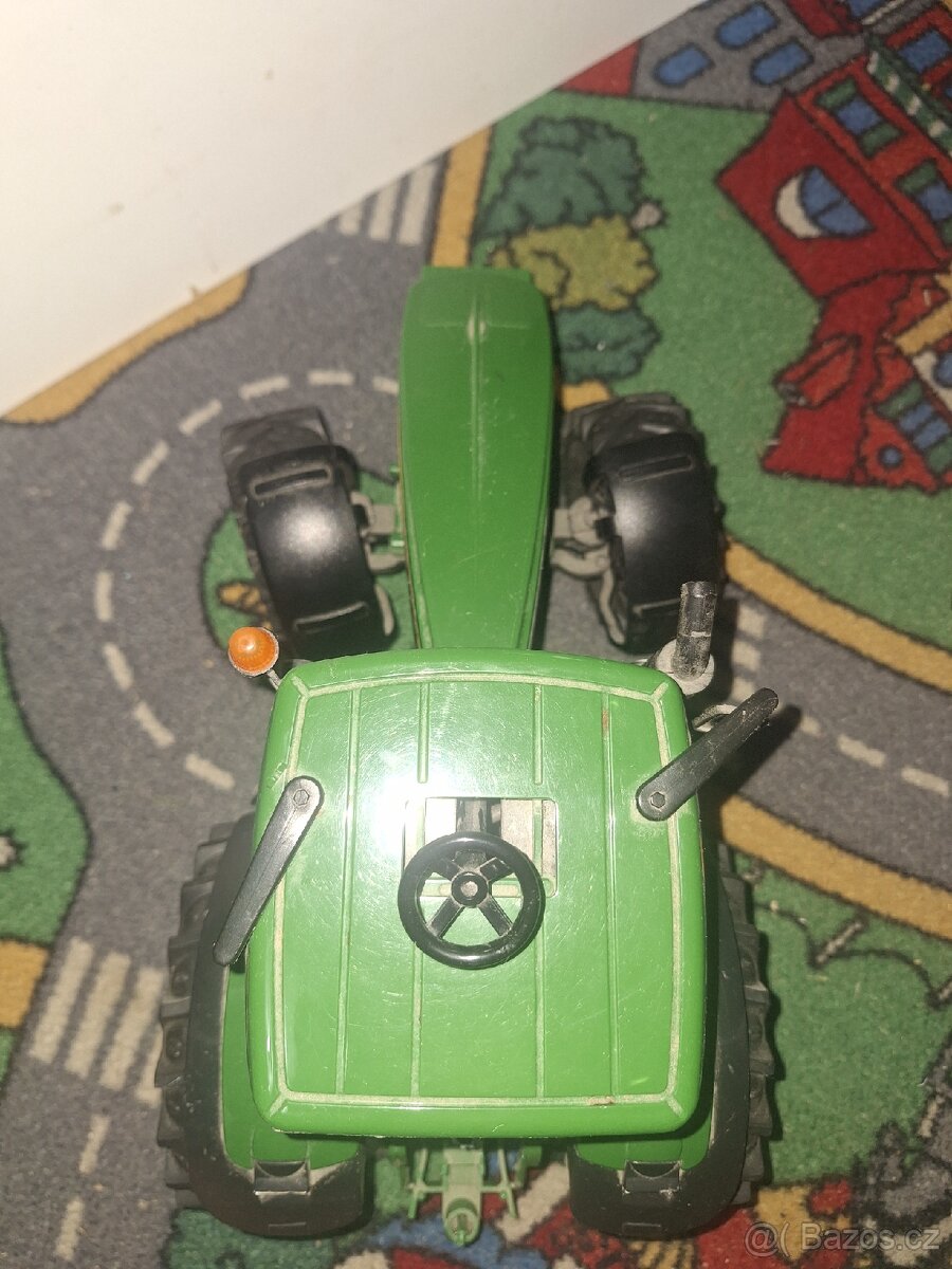 Traktor John Deere 7930 hračka - 3