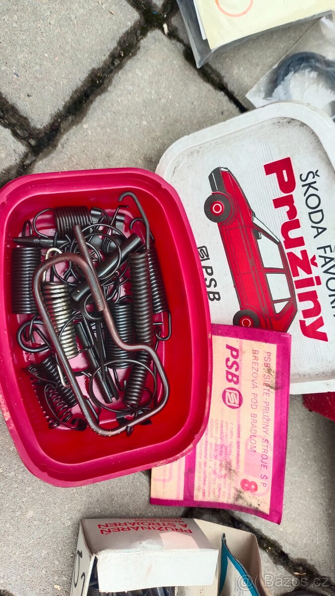 ŠKODA 105, Favorit - 3