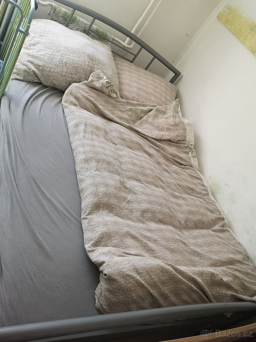 Postel s matrací - 3