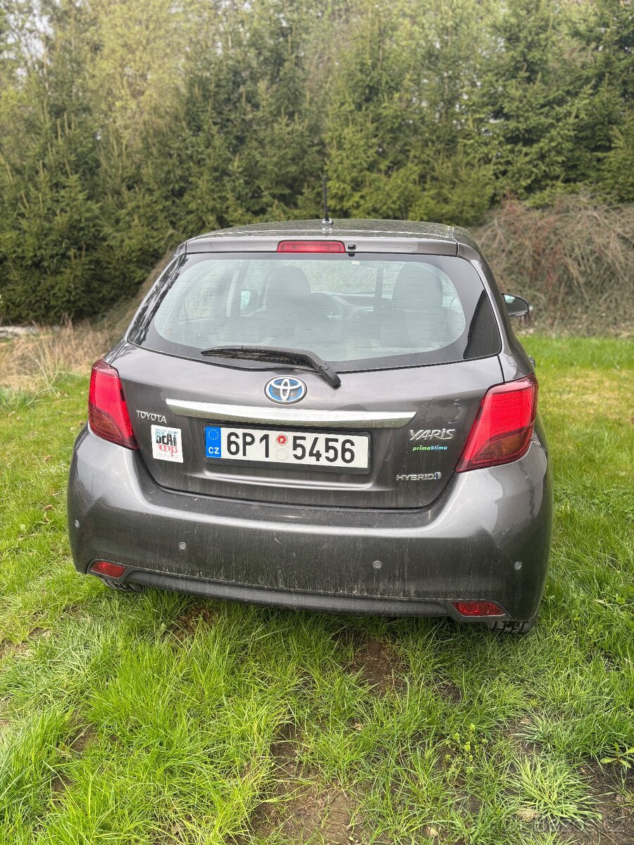 Toyota Yaris Hybrid - 3