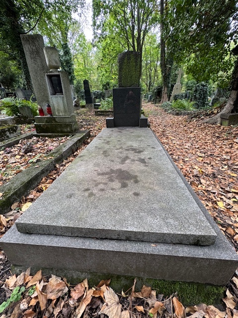 Přenechání nájmu a prodej hrobového zařízení - 3