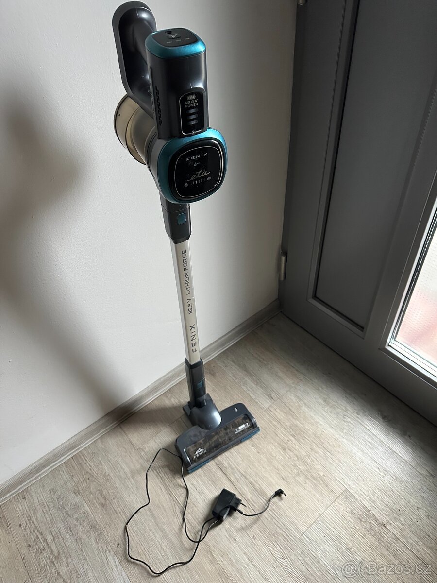 Tyčový Vysavač ETA Fenix 1233 90000 – výkonný, 100% funkční - 3