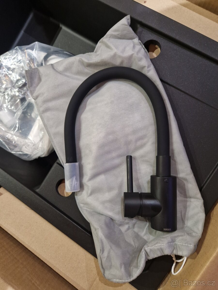 Granitový dřez černý včetně baterie - 3