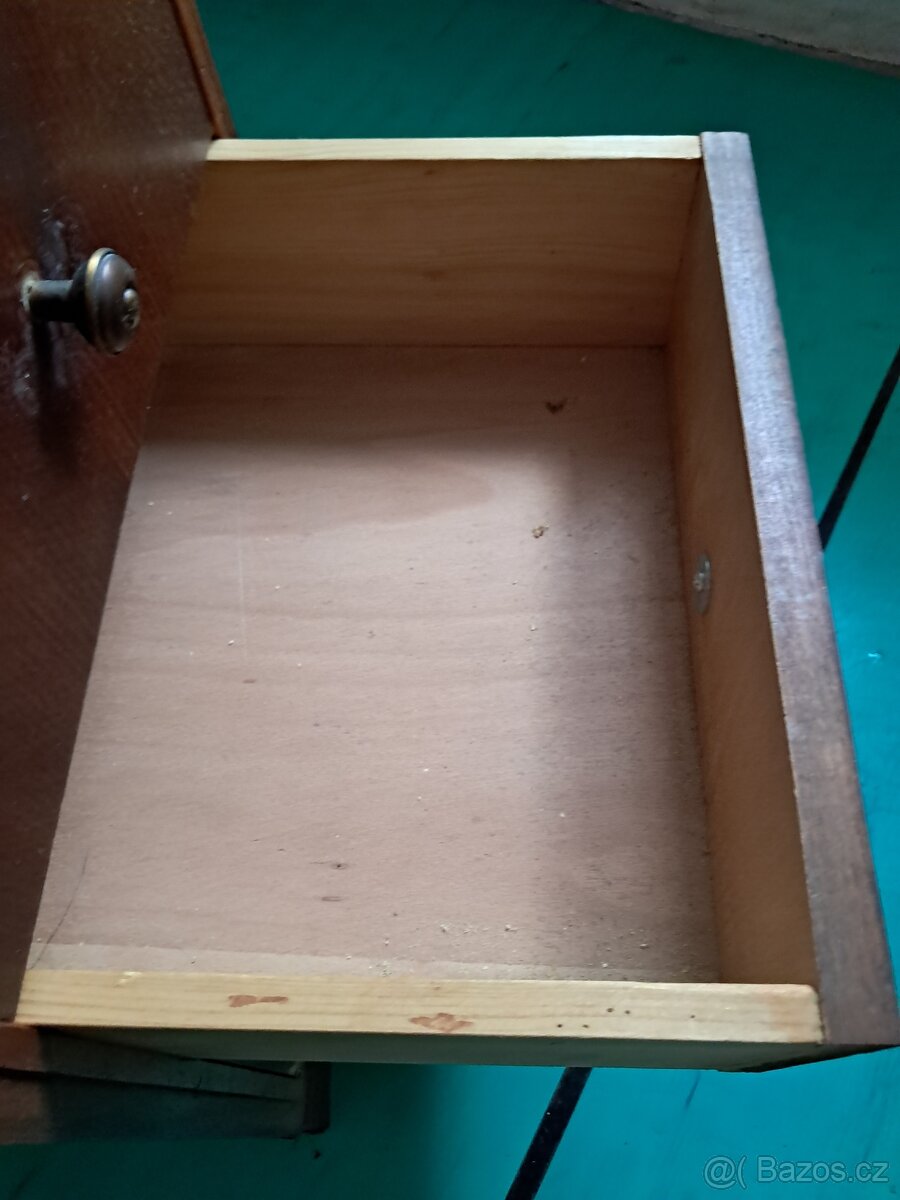 Skříňka s šuplíky. - 3