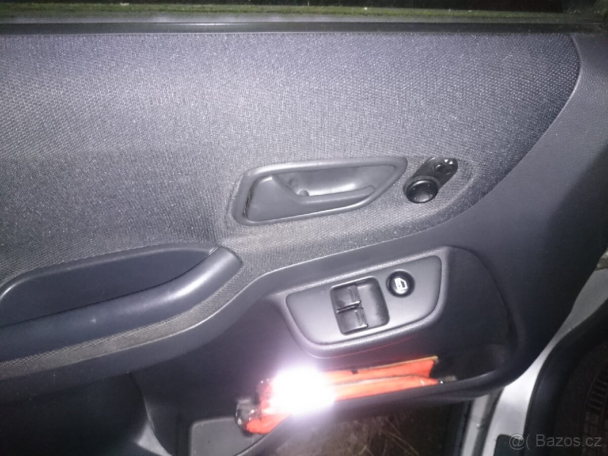 Suzuki Ignis 1.3 i 69kw r.v. 2007 - 3