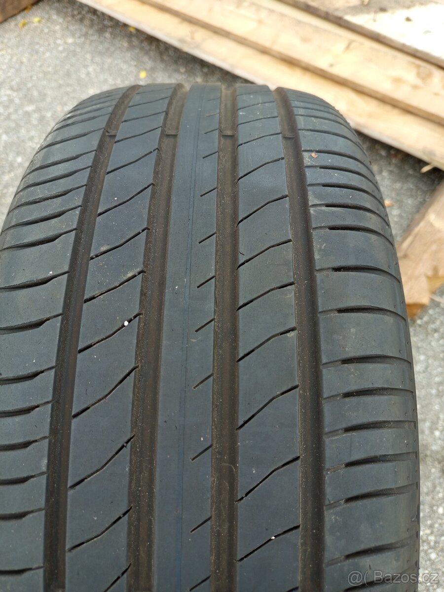 215/45 R17 Maxxis - 3