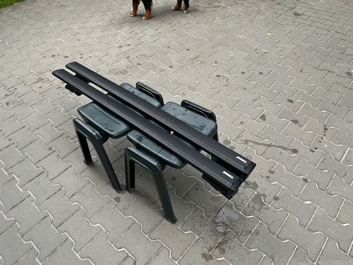 Thule windbar příčníky na střechu - černé provedení 135 cm - 3