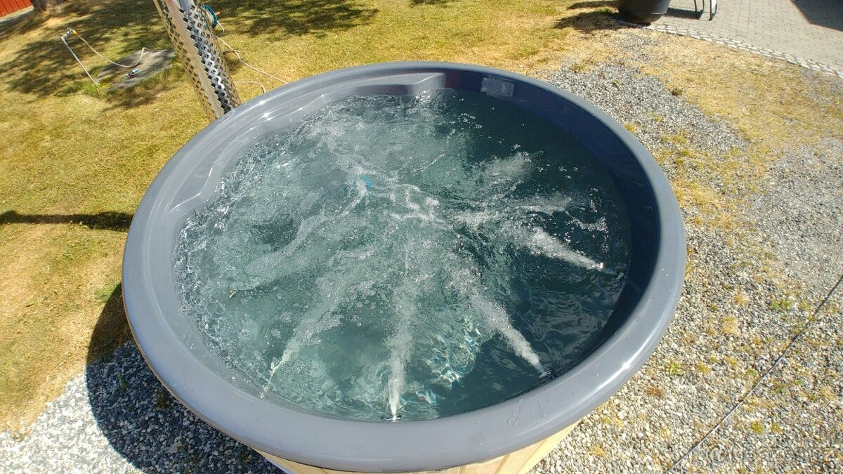 Koupací sud, hot tube, horka vana, vířivka,wellness,káď - 3