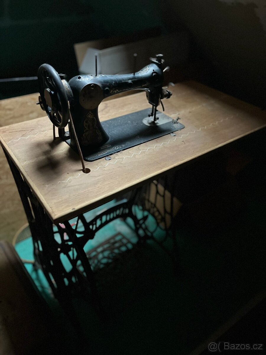 šicí stroje - 3
