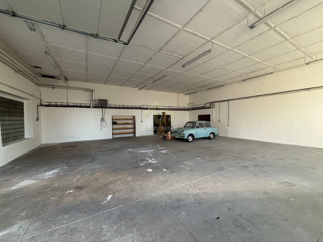 Pronájem skladovací haly u Rokycan s nájezdem na dálnici - 3