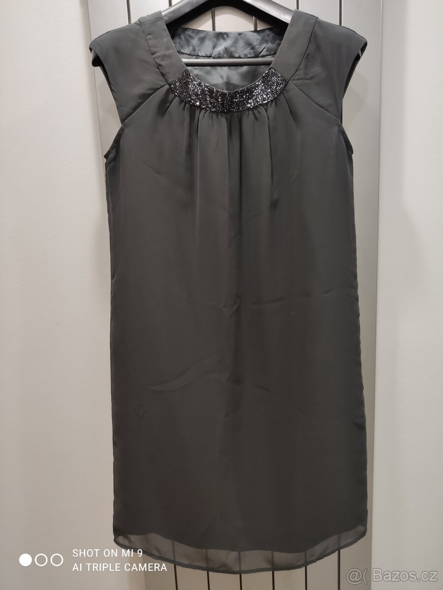 Šedé večerní šaty s kamínky značka TATUUM - 3