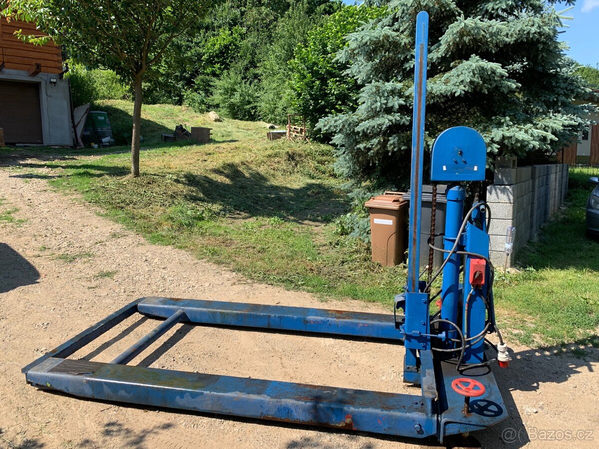 Nůžkový zvedák 2000kg DDR - 3