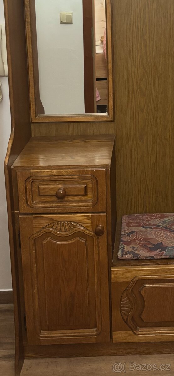 Masivní předsíňová stěna - 3